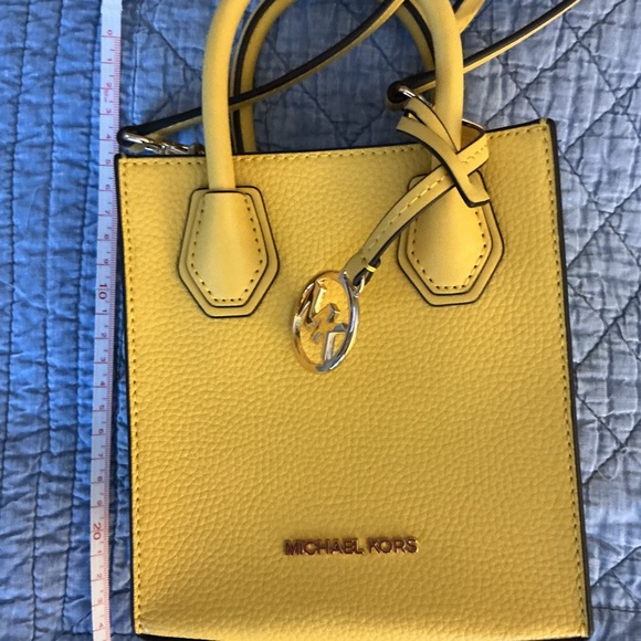 Michael Kors Vibrant Yellow Mini Bag NWOT - Picture 5 of 6